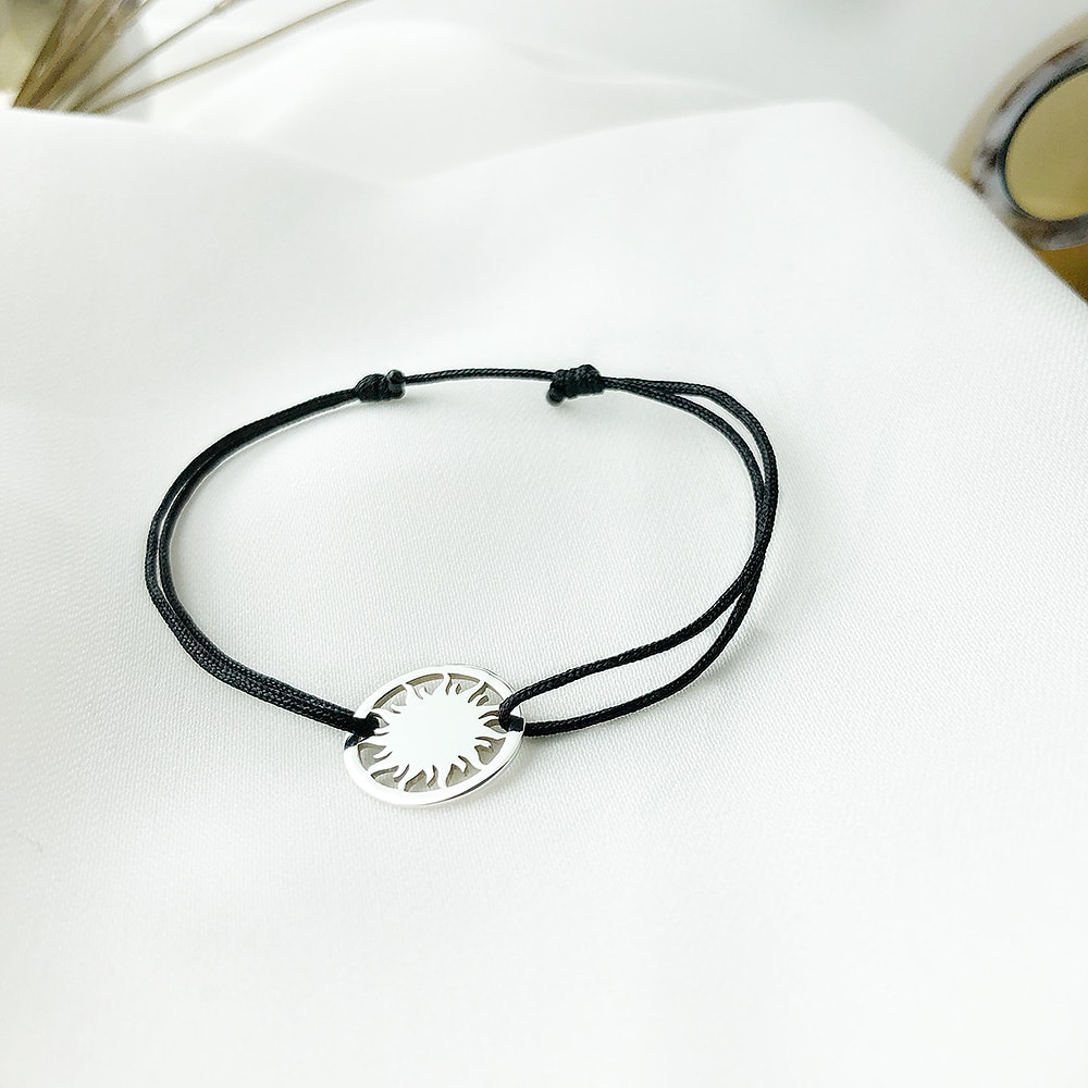 Bratara-pe-snur-si-soare-argint Bratara-pe-snur-si-soare-argint