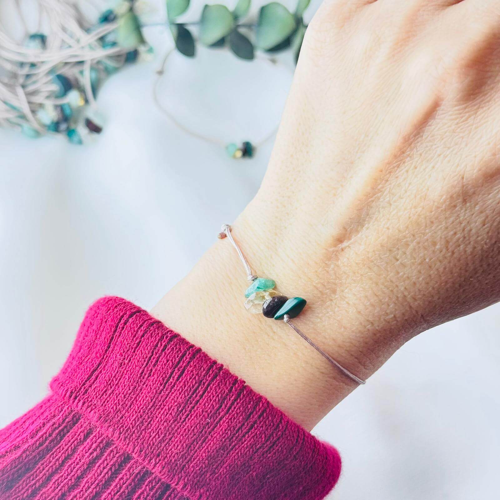 Bratara-cu-Snur-si-Pietre-Naturale-–-Succes-Noroc-si-Prosperitate