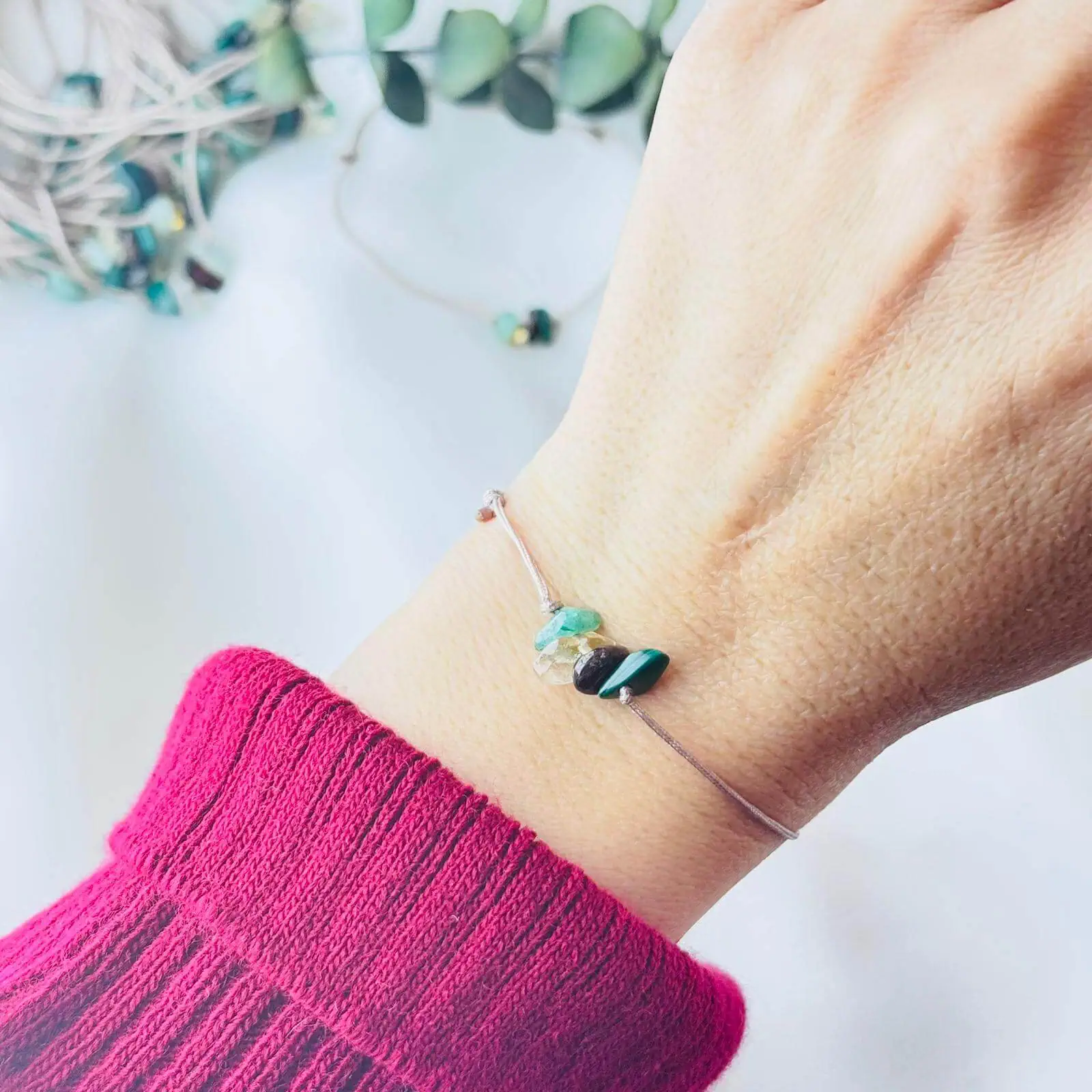 Bratara-cu-Snur-si-Pietre-Naturale-–-Succes-Noroc-si-Prosperitate