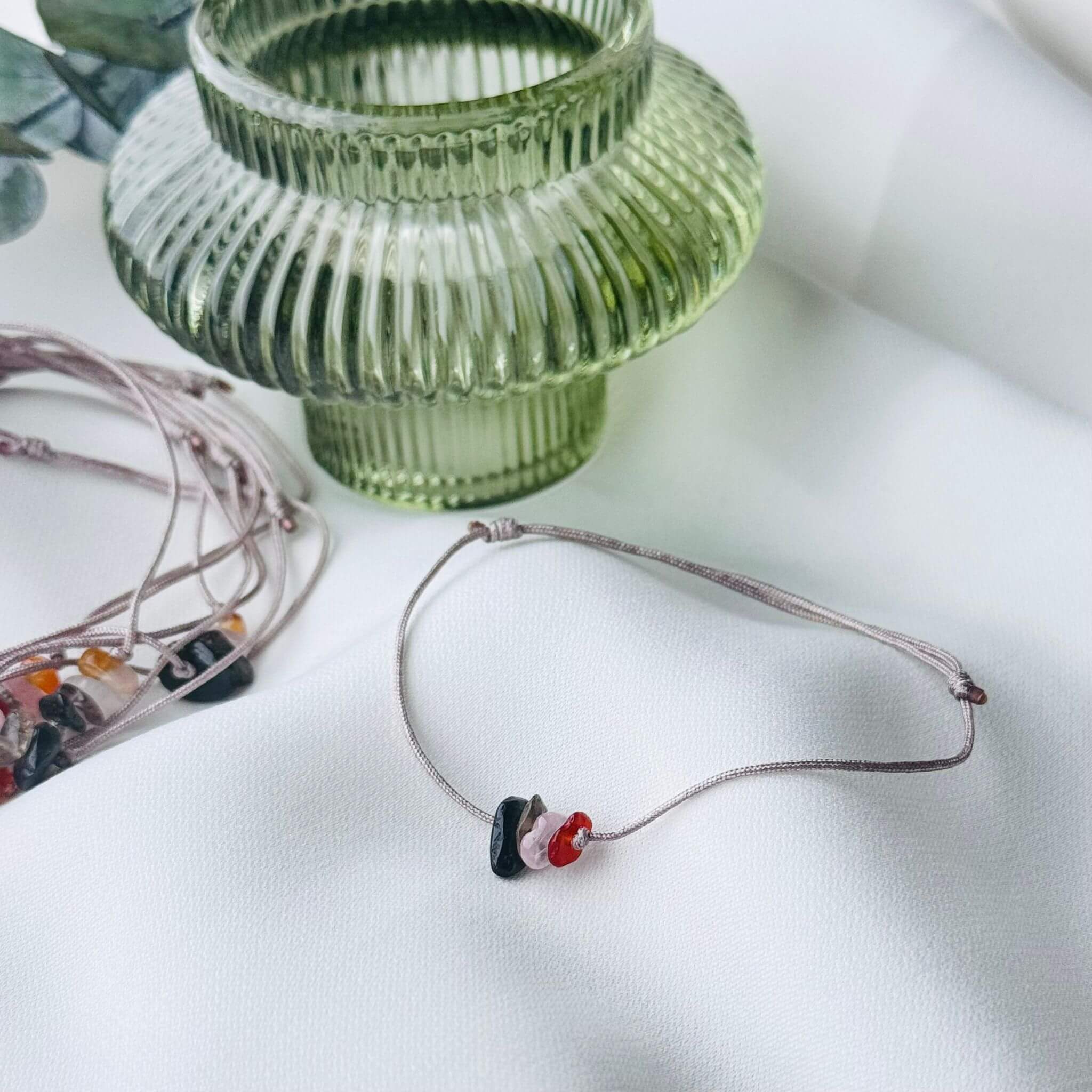 Bratara-cu-snur-si-pietre-naturale-–-Turmalina-Cuart-Fumuriu-Cuart-Roz-Cornalina-–-Putere-Interioara