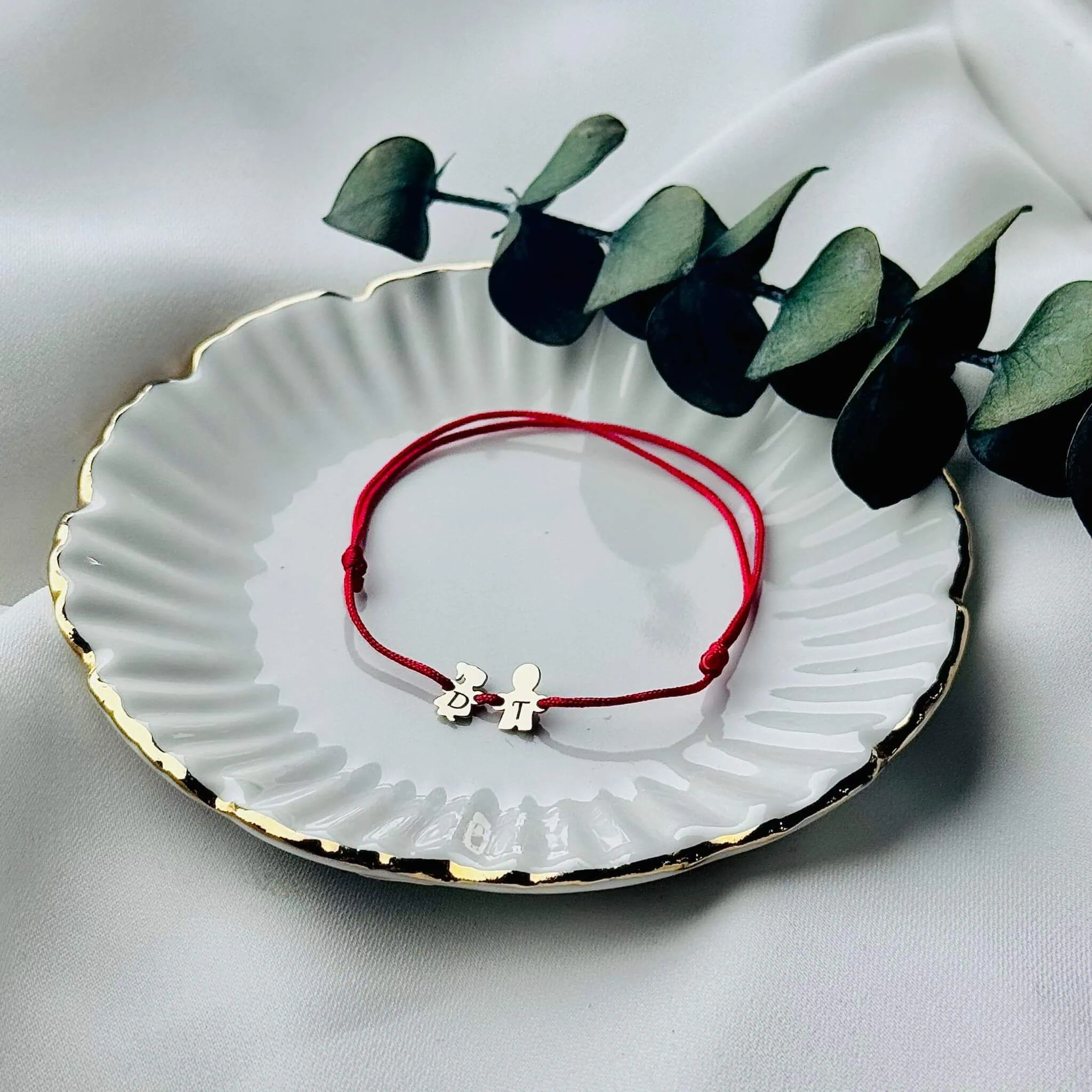 Bratara-pe-snur-si-figurina-fetita-baietel