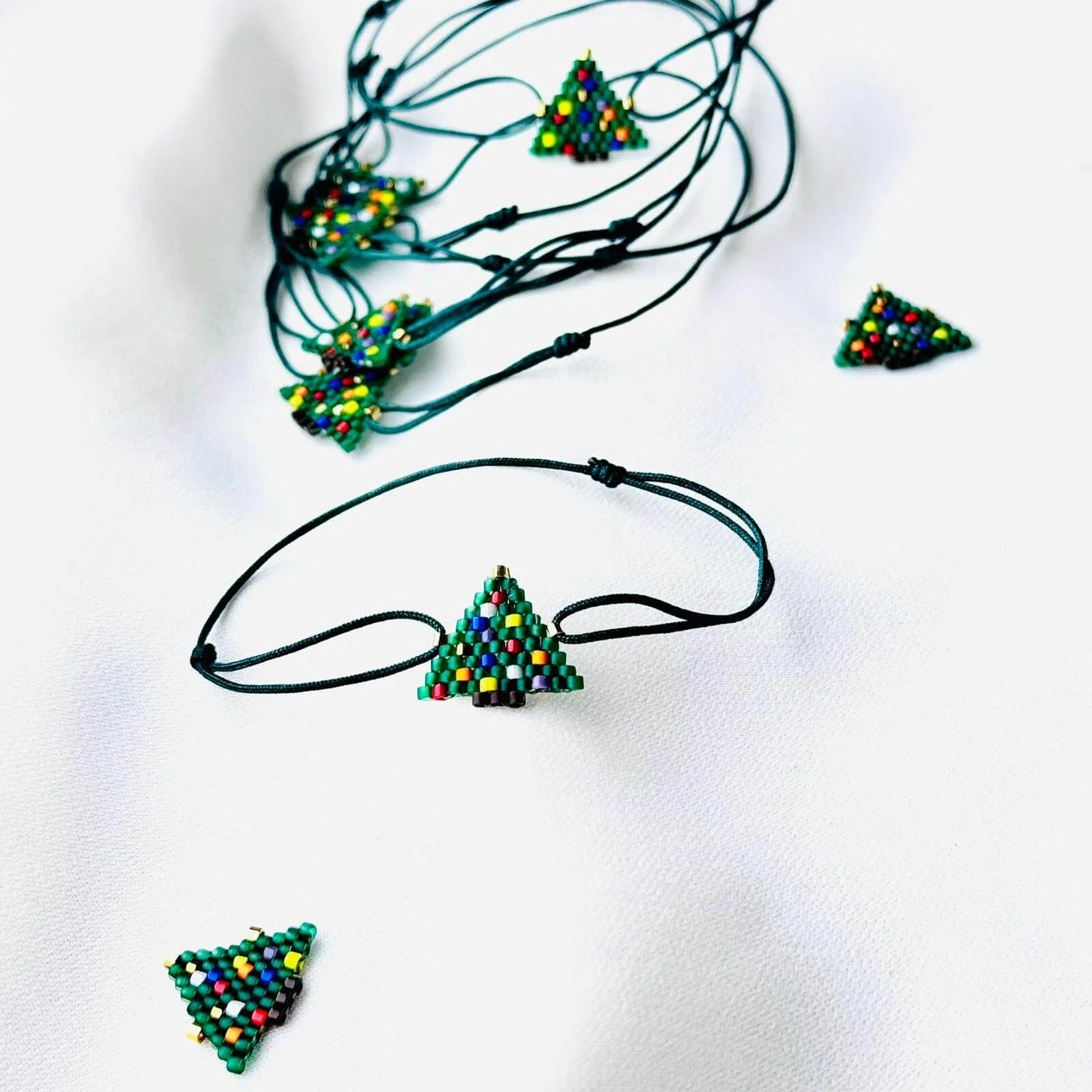 Bratara-reglabila-si-bradut-cusut