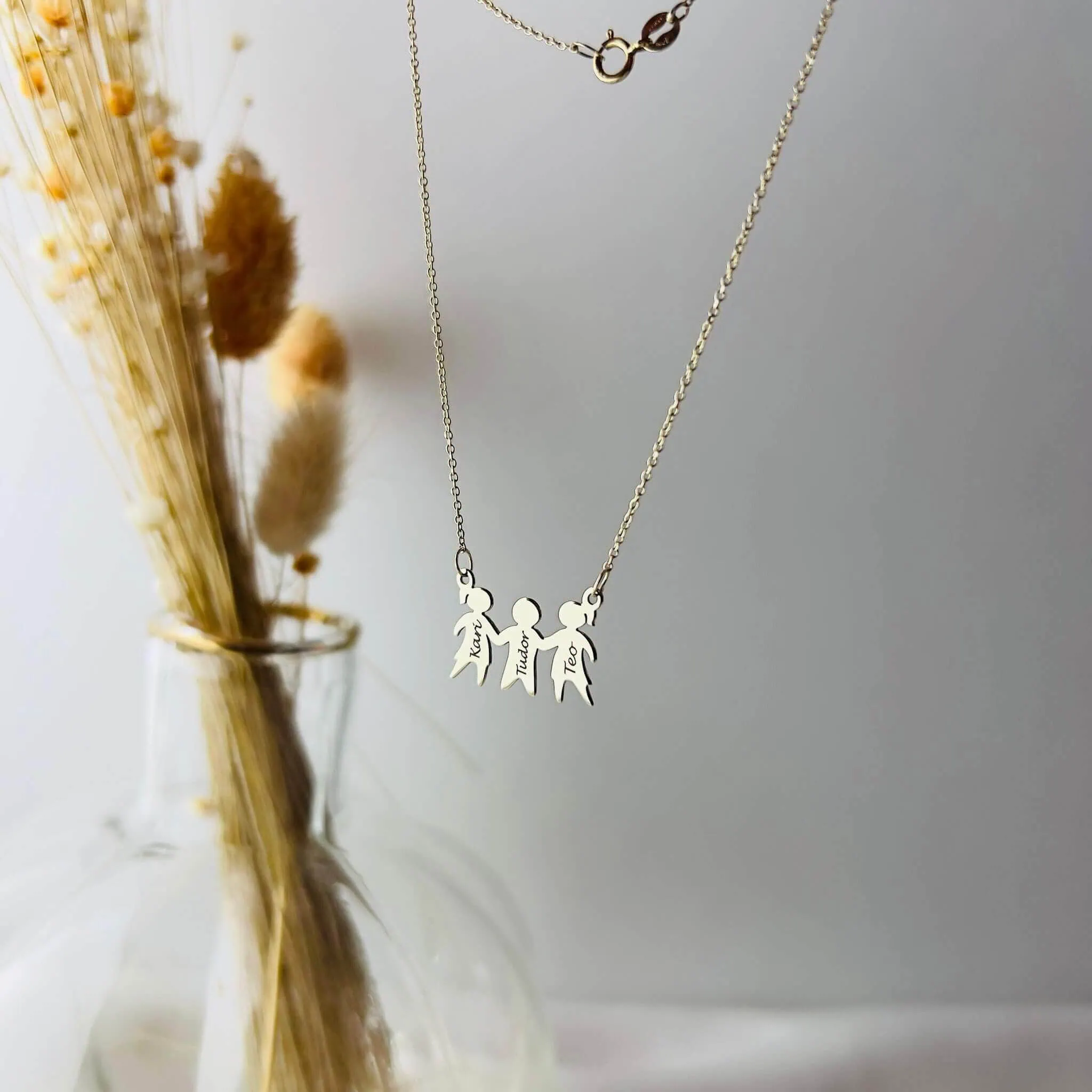 Lant-aur-14K-cu-3-pandantive-figurine-–-Bijuterie-fina-pentru-cadou-special.