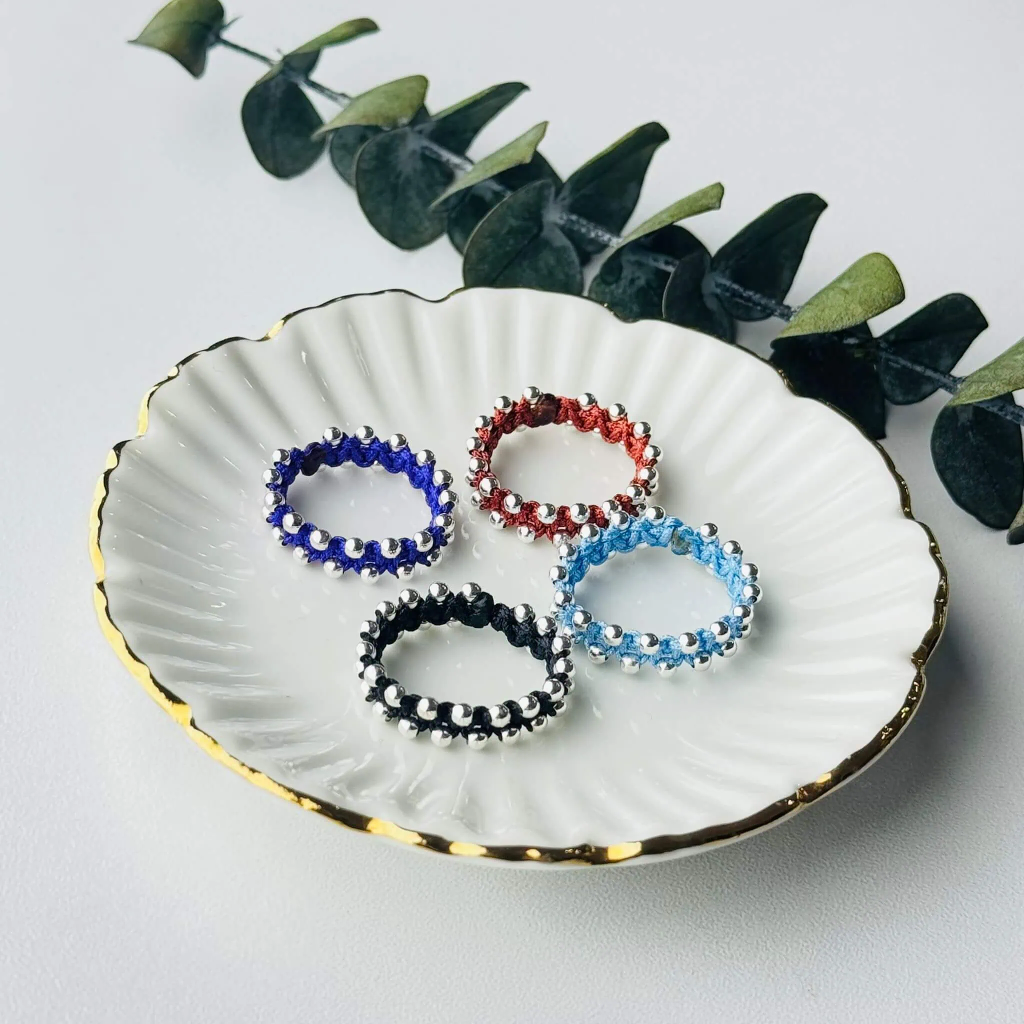 Inel-Handmade-din-Snur-Impletit-cu-Bile-din-Argint-925.-1